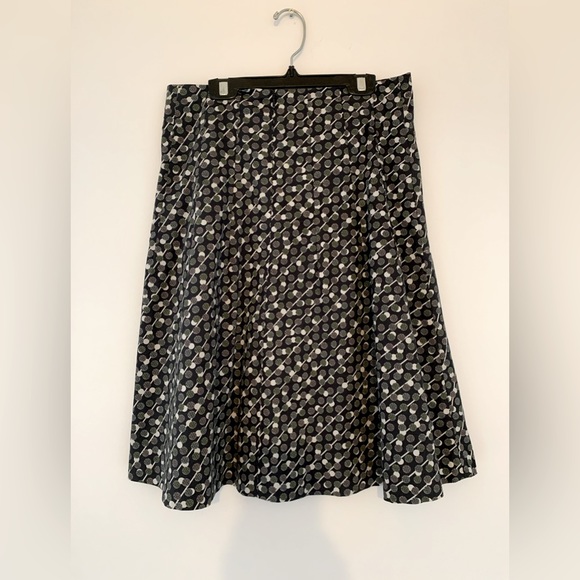 Jacob - Patterned Skirt Size 1/2 - Picture 2 of 3
